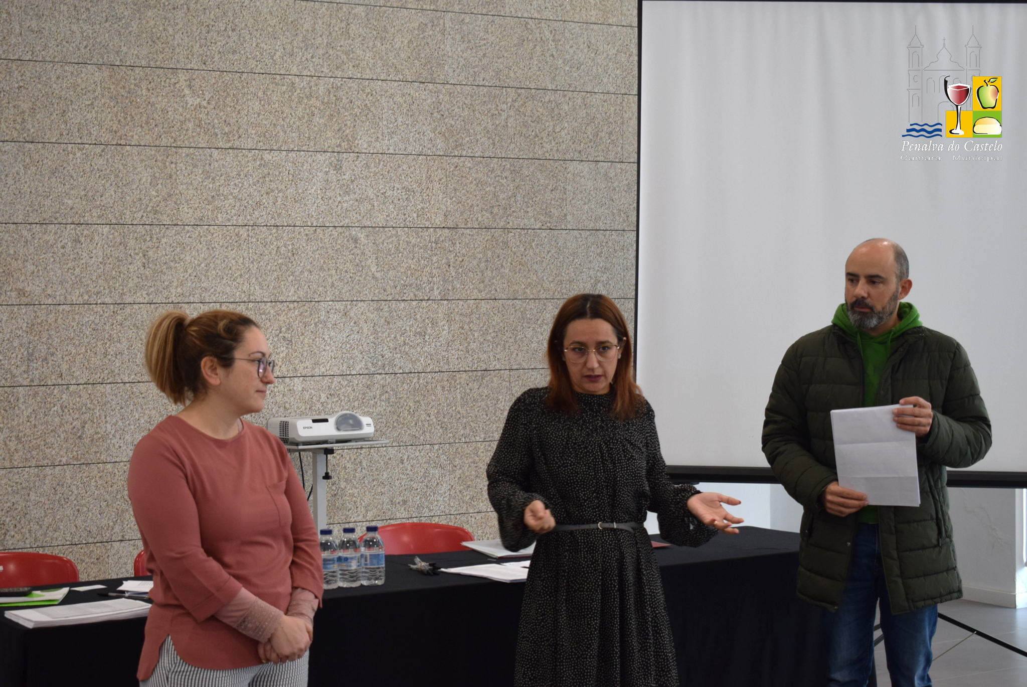 SESSÃO DE INFORMAÇÃO ABORDA OPORTUNIDADES E DESAFIOS DO EMPREENDEDORISMO